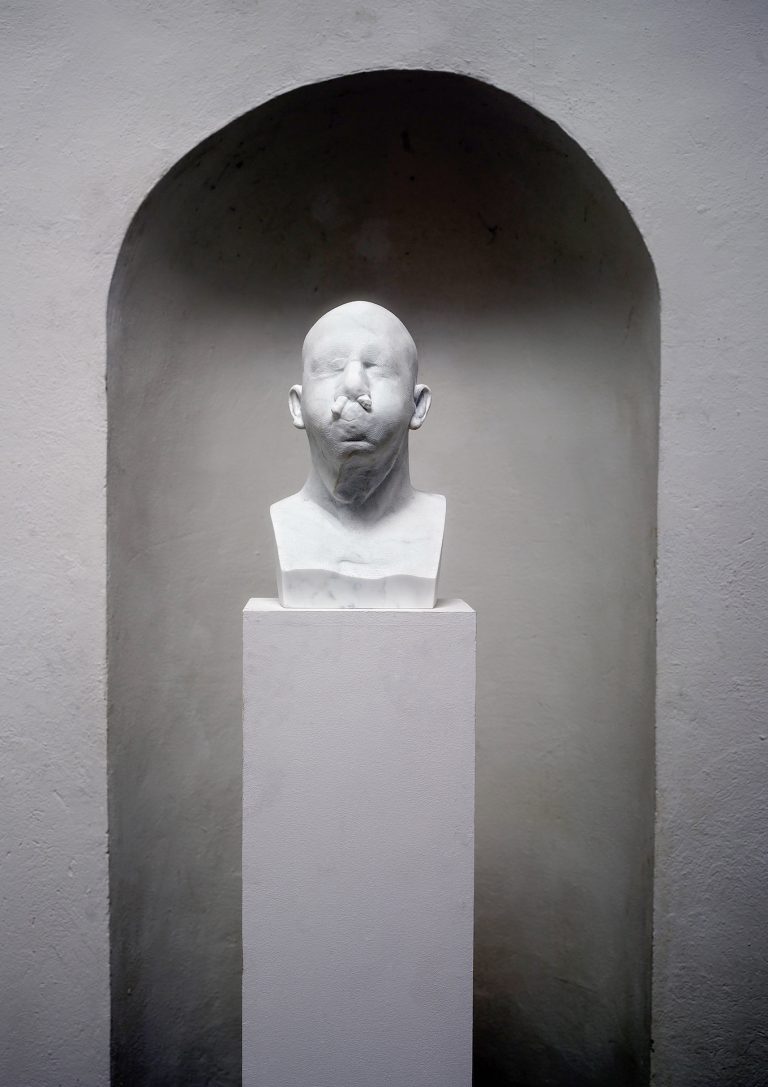 LÉLEGZET
statuario márvány
42 x 25 x 27 cm
2016